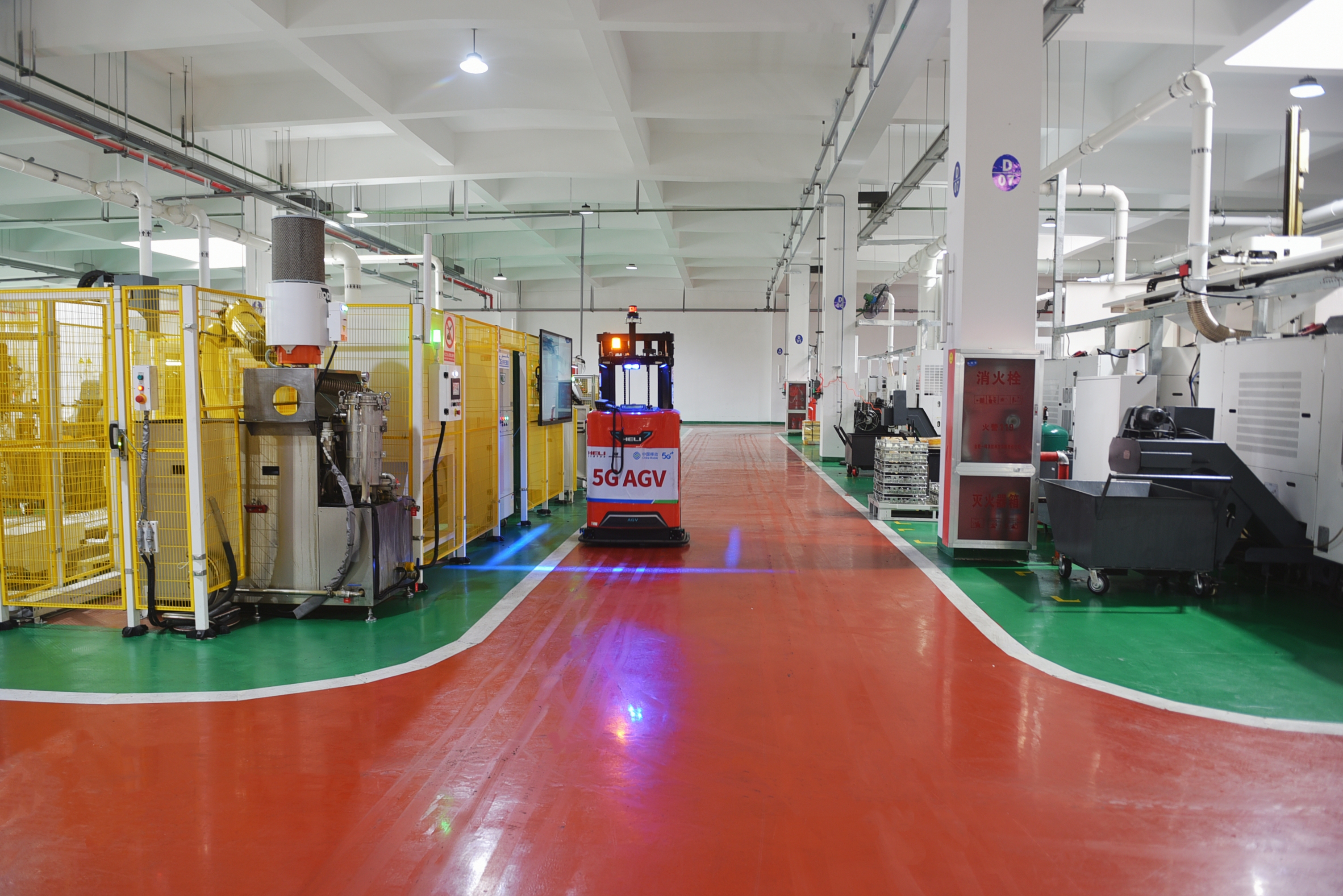 AGV自助执行搬运作业.jpg